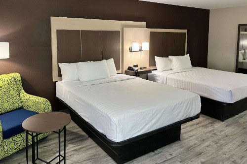 Quality Inn & Suites at Airport Blvd I-65 - image 14