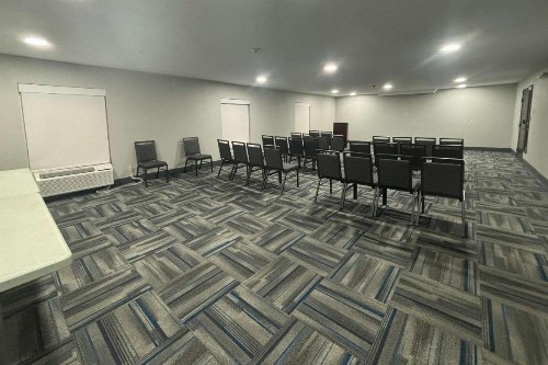 Quality Inn & Suites at Airport Blvd I-65 - image 23