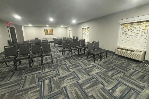 Quality Inn & Suites at Airport Blvd I-65 - image 24