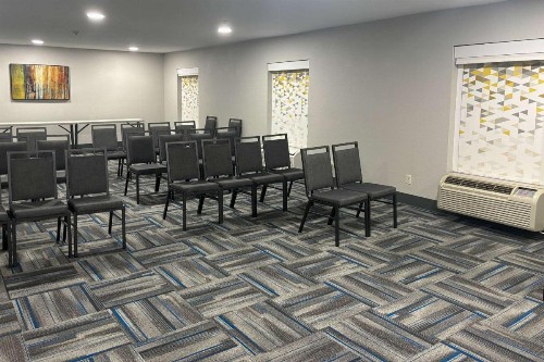Quality Inn & Suites at Airport Blvd I-65 - image 25