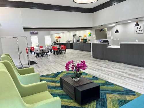 Quality Inn & Suites at Airport Blvd I-65 - image 27