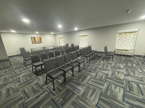 Quality Inn & Suites at Airport Blvd I-65 - image 38