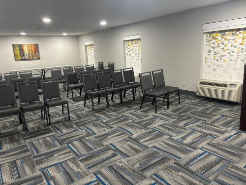 Quality Inn & Suites at Airport Blvd I-65 - image 42