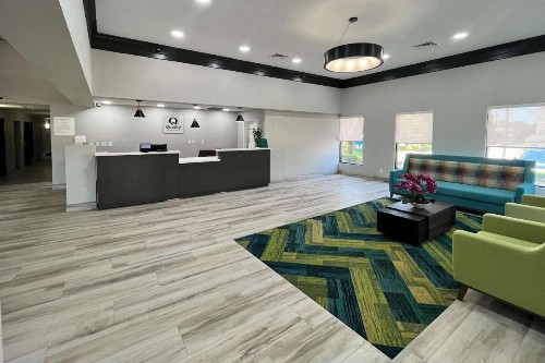Quality Inn & Suites at Airport Blvd I-65 - image 8
