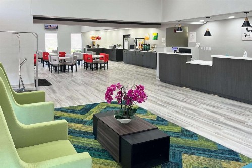 Quality Inn & Suites at Airport Blvd I-65 - image 9