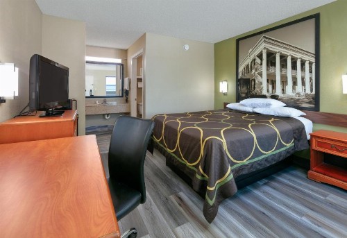 Super 8 by Wyndham Mobile/Tillmans Corner - image 31