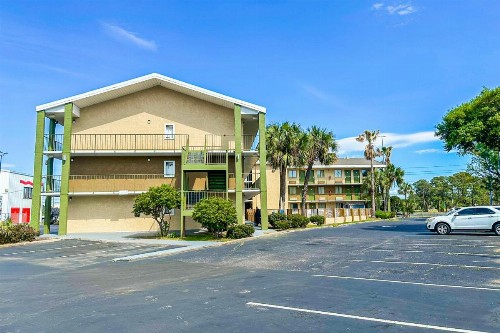 Econo Lodge - image 17
