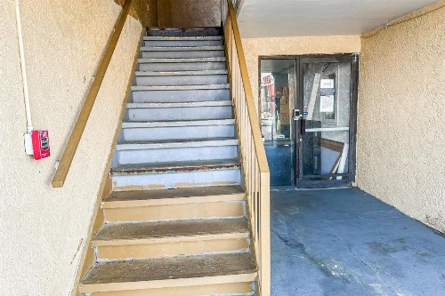 Econo Lodge - image 33