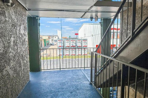 Econo Lodge - image 36