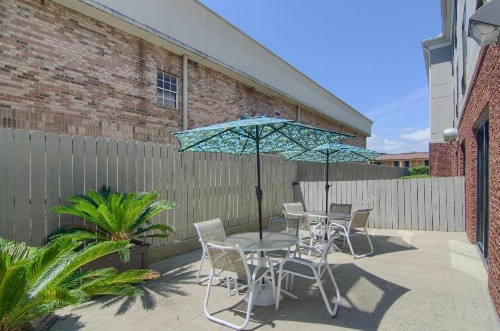 Holiday Inn Express Hotel & Suites Mobile West an IHG Hotel - image 2