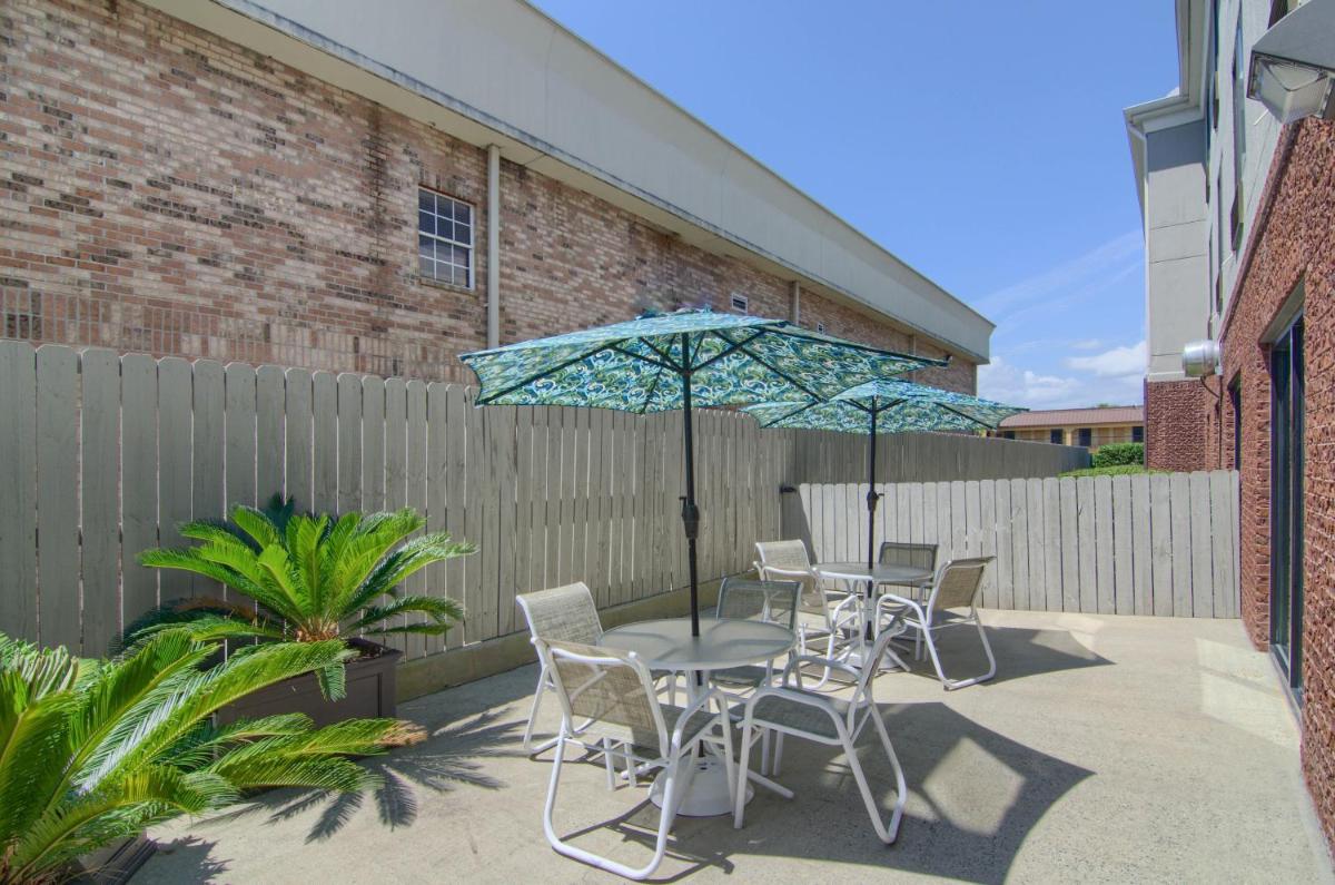 Holiday Inn Express Hotel & Suites Mobile West an IHG Hotel - image 2