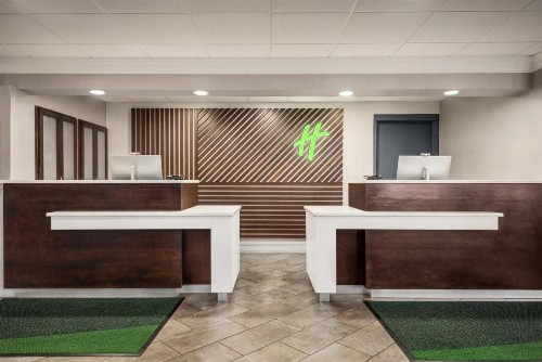 Holiday Inn Mobile West I-10 an IHG Hotel - image 2