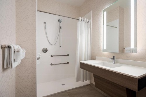 Holiday Inn Express & Suites Mobile West I-10 an IHG Hotel - image 13