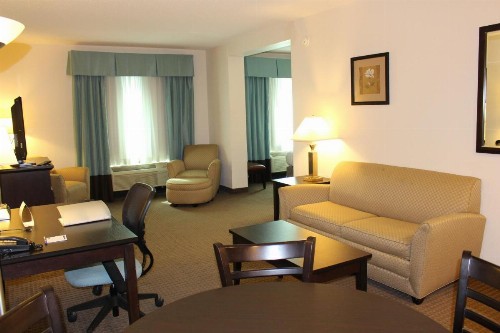 Holiday Inn Express & Suites Mobile West I-10 an IHG Hotel - image 25