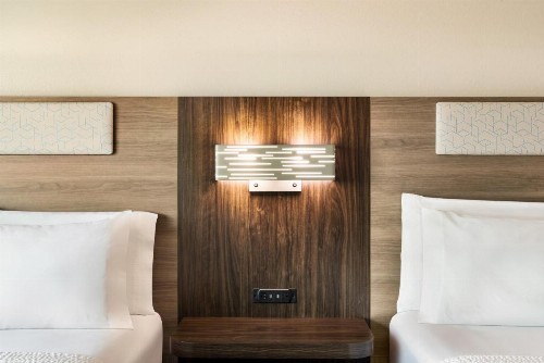 Holiday Inn Express & Suites Mobile West I-10 an IHG Hotel - image 3