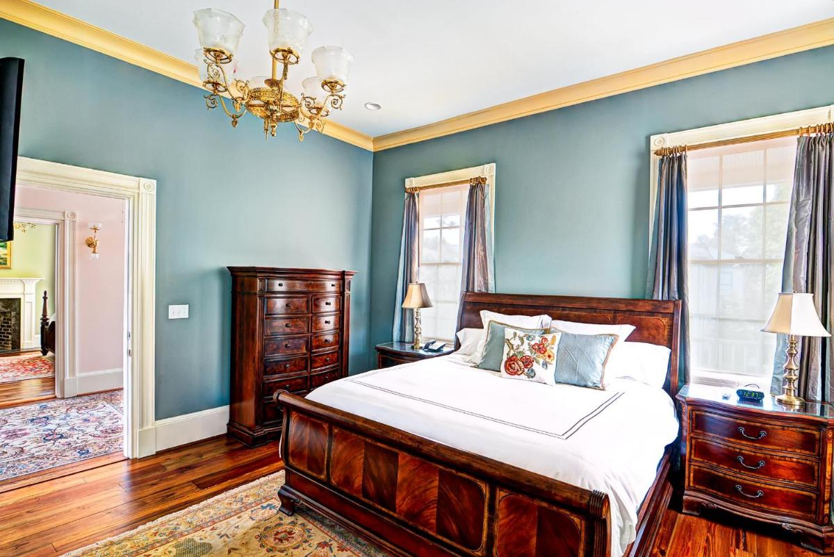 Fort Conde Inn - Mobile - main image