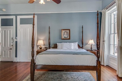Malaga Inn - image 20