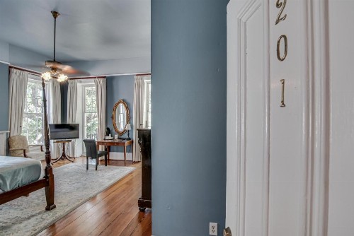 Malaga Inn - image 24
