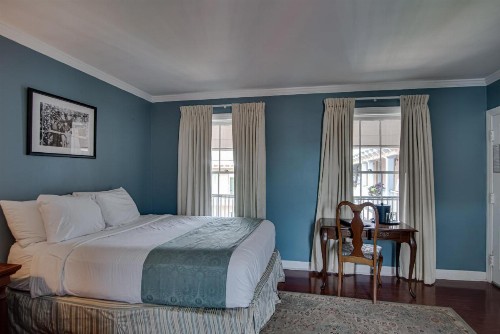 Malaga Inn - image 26