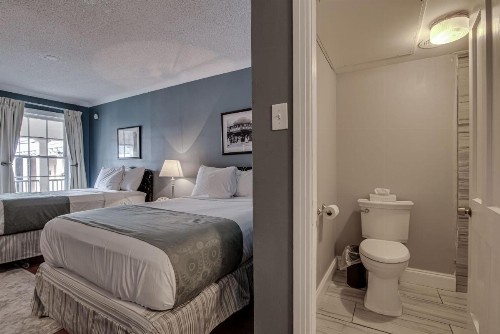Malaga Inn - image 32