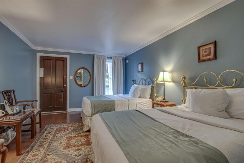 Malaga Inn - image 35