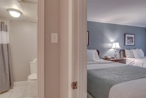 Malaga Inn - image 38