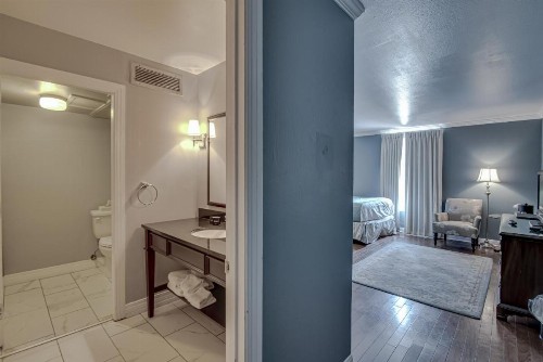 Malaga Inn - image 43