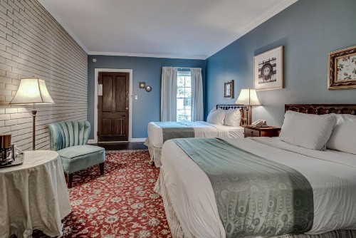 Malaga Inn - image 49