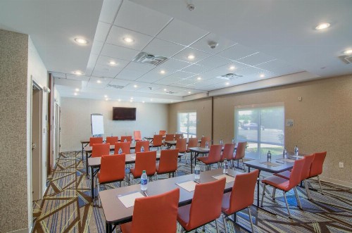 Holiday Inn Express & Suites Mobile - University Area an IHG Hotel - image 25