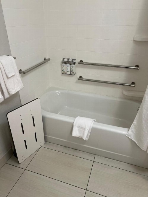 Holiday Inn Express & Suites Mobile - University Area an IHG Hotel - image 34