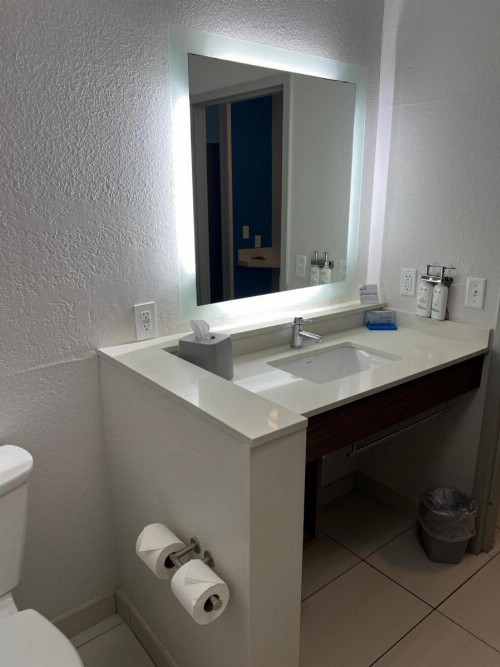 Holiday Inn Express & Suites Mobile - University Area an IHG Hotel - image 39