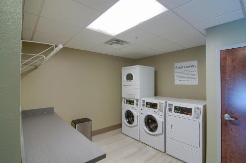 Holiday Inn Express & Suites Mobile - University Area an IHG Hotel - image 40