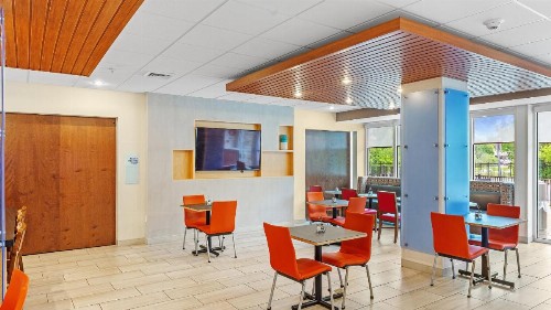 Holiday Inn Express & Suites Mobile - University Area an IHG Hotel - image 46