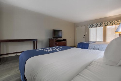 Days Inn by Wyndham Mobile I-65 - image 17