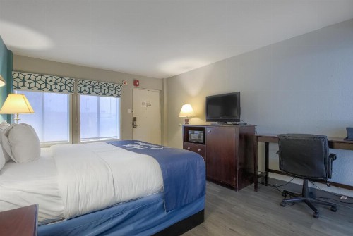 Days Inn by Wyndham Mobile I-65 - image 21