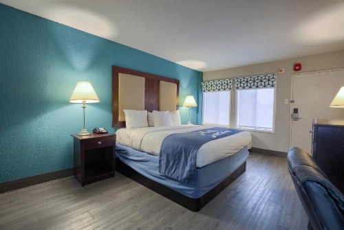Days Inn by Wyndham Mobile I-65 - image 27