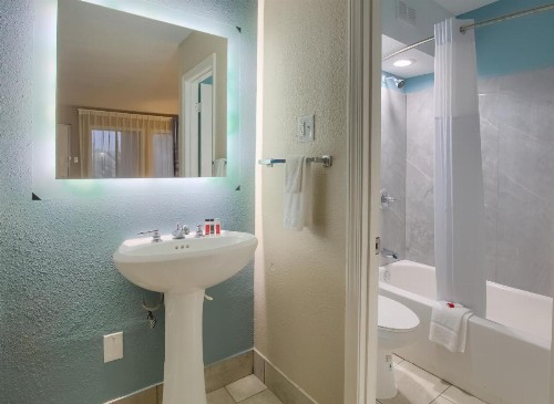 Days Inn by Wyndham Mobile I-65 - image 34