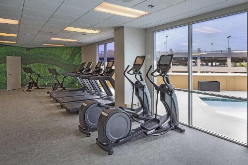 DoubleTree by Hilton Modesto - image 11