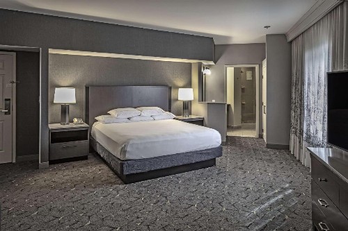 DoubleTree by Hilton Modesto - image 17
