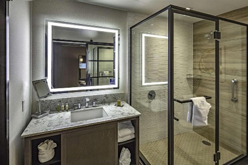 DoubleTree by Hilton Modesto - image 22