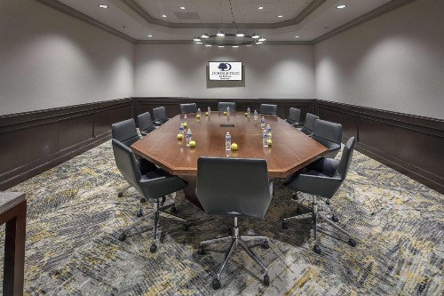 DoubleTree by Hilton Modesto - image 32