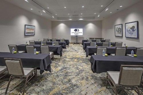 DoubleTree by Hilton Modesto - image 36
