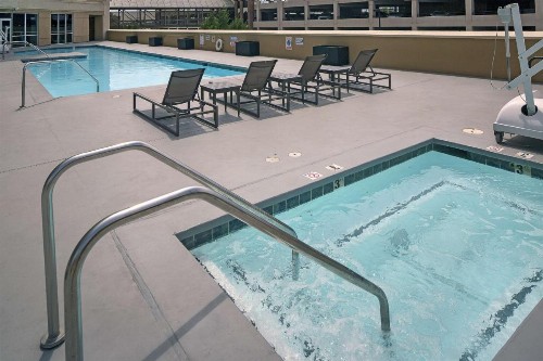 DoubleTree by Hilton Modesto - image 7
