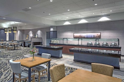 DoubleTree by Hilton Modesto - image 9