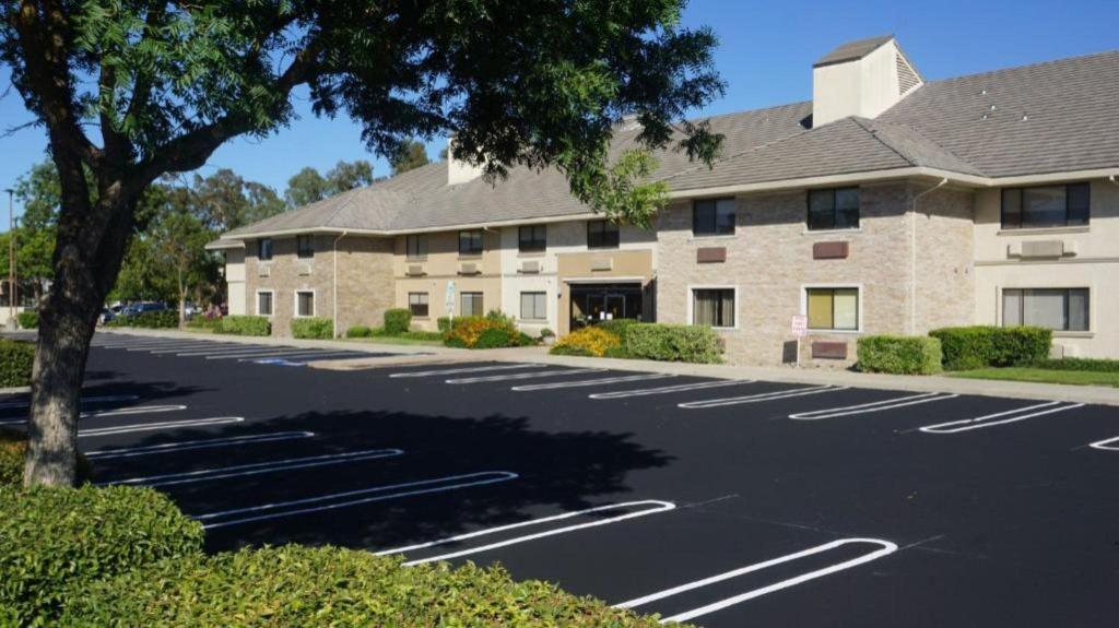 Modesto Hotel - main image