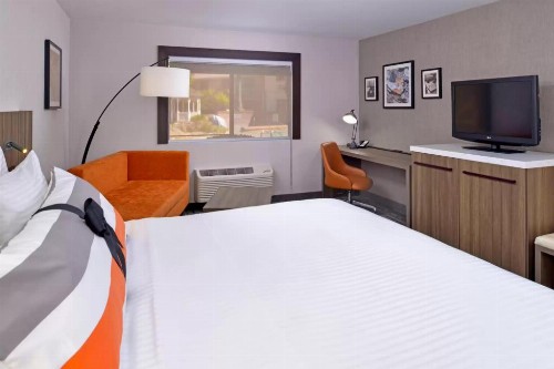 Modesto Hotel - image 17