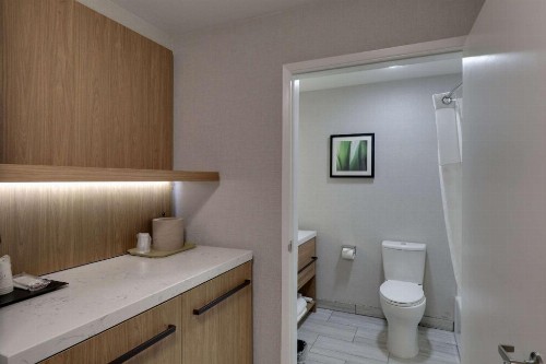 Modesto Hotel - image 21