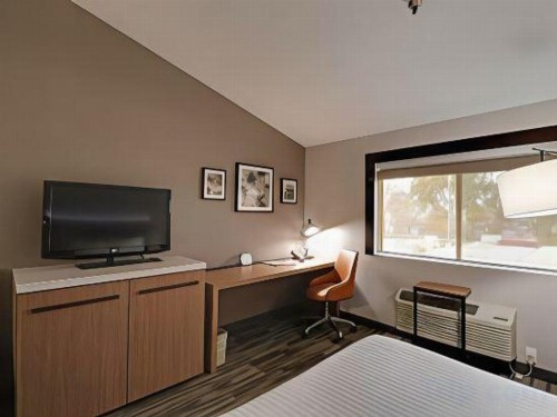 Modesto Hotel - image 40