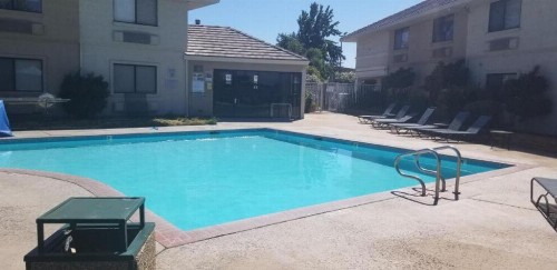 Modesto Hotel - image 5