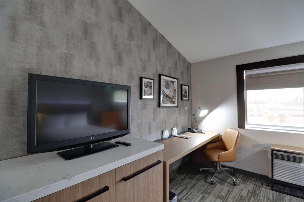 Modesto Hotel - image 6